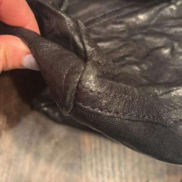 Givenchy Black Leather Women's Bag - Picture 7 of 9